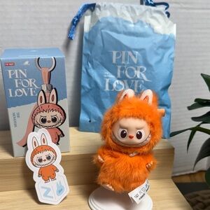 pop Mart, the monsters pin for love Z